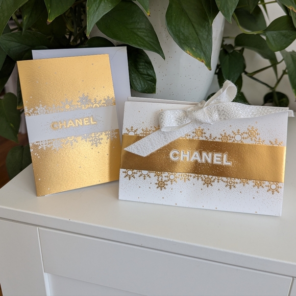 Chanel Holiday Gift Bag And Card - Picture 1 of 14